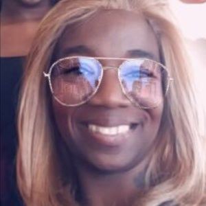 Meet your Posher, Sonya